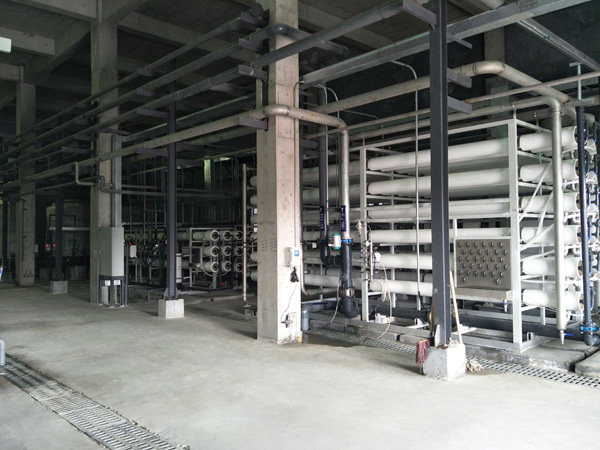 造紙廠污水怎么處理？污水處理設(shè)備來幫您！